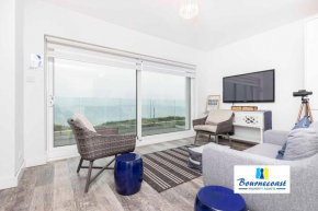 BOURNECOAST: MODERN HOLIDAY FLAT- SEA VIEWS-FM8497